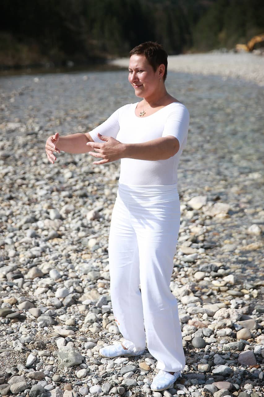 Posture de l'arbre Qi Gong